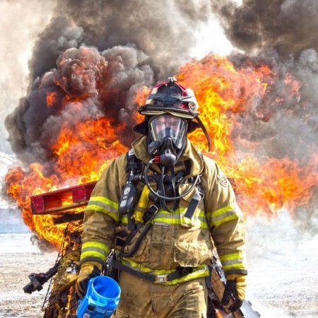 Пожарный МЧС