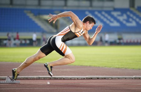Спортсмены бегуны