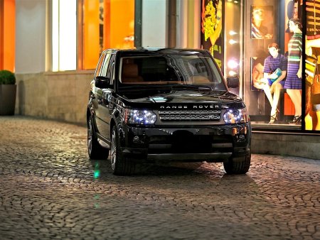 Range Rover Sport 2007 ночью