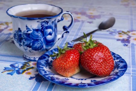 Гжель ягоды