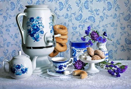 Натюрморт с самоваром Гжель