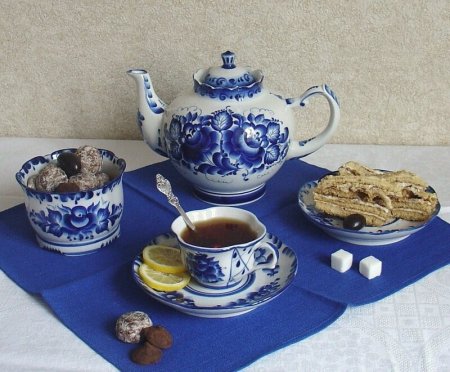 Чаепитие в стиле Гжель