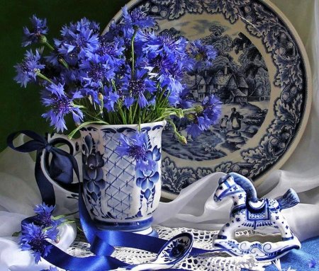 Натюрморт в стиле Гжель