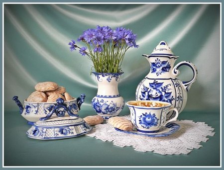 Натюрморт в стиле Гжель