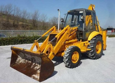 JCB 4220 С ковшом трактор