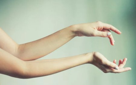 Женская рука