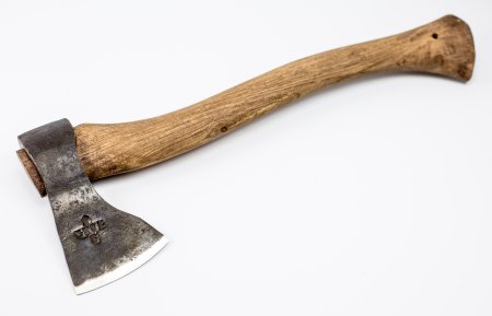 Топор картина