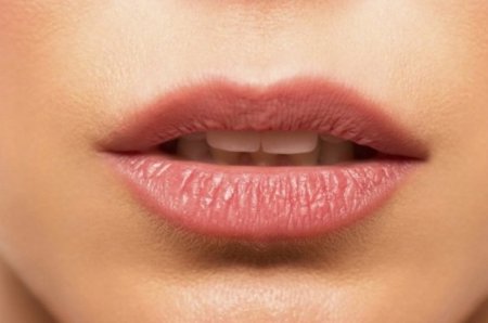 Губы чистые