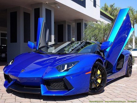 Ламборгини авентадор s синий