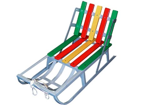 Санки на белом фоне