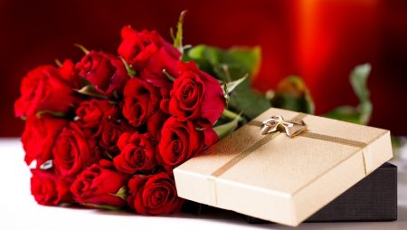 Розы в подарок