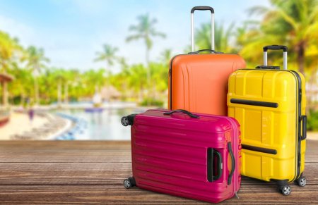 Чемодан красивый