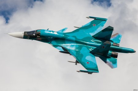 Су-34 бомбардировщик