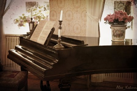 Старинное пианино