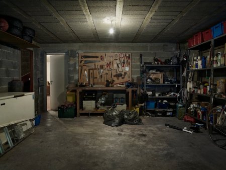 Старый гараж внутри