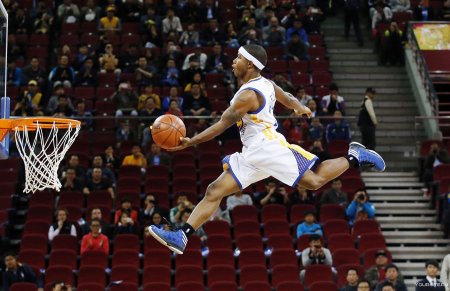 Данк Саракуз