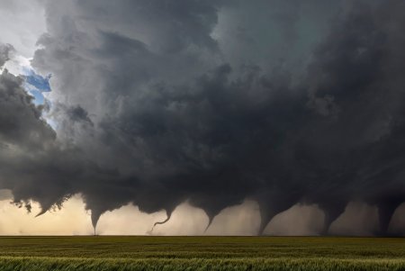 Ураган Тайфун Торнадо