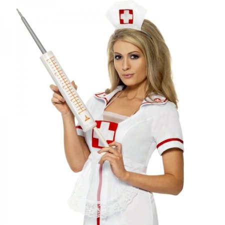 Красивая девушка доктор