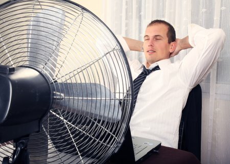 Вентилятор в офисе