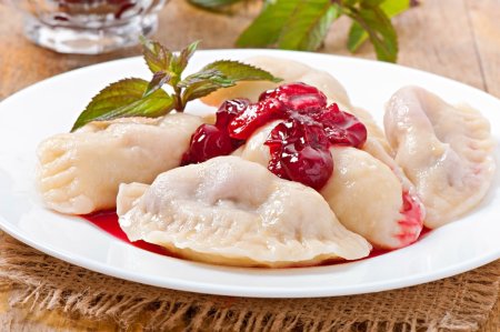 Вареники с творогом и вишней
