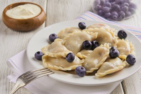 Вареники с черникой ~ 450г