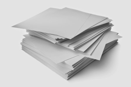 Стопка офисной бумаги