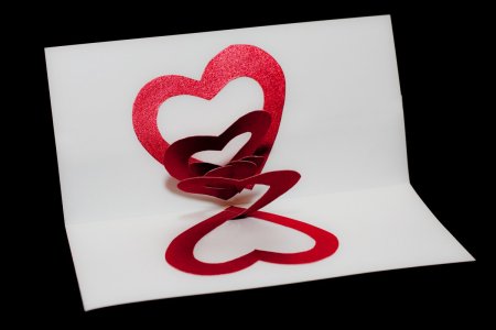 Открытка открывающаяся с сердечком внутри