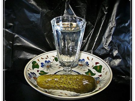 Рюмочка с огурчиком
