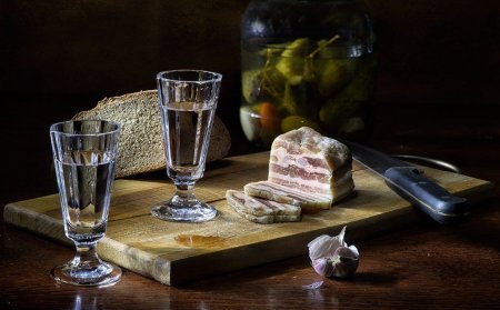 Лафитник самогона