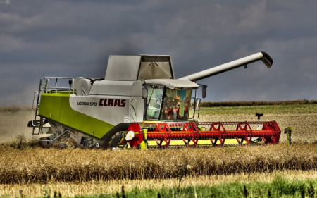 Зерноуборочный комбайн CLAAS