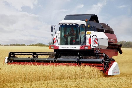 Комбайн Ростсельмаш вектор 410