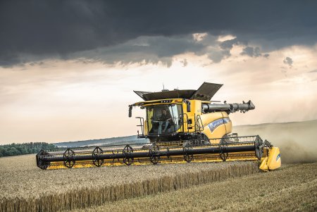 Комбайн Нью Холланд CR 10.90