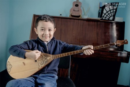 Буваева Айса домбра