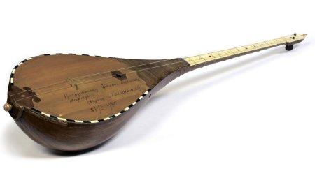 Башкирский народный инструмент думбыра