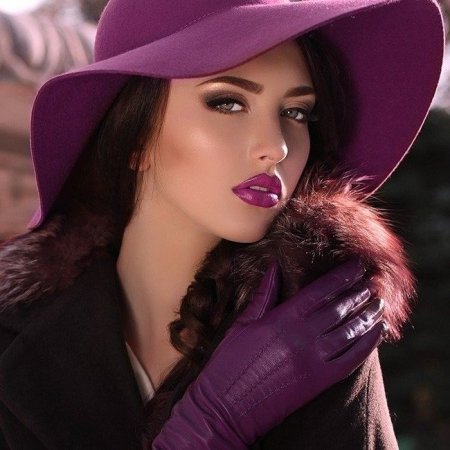 Девушка в шляпе