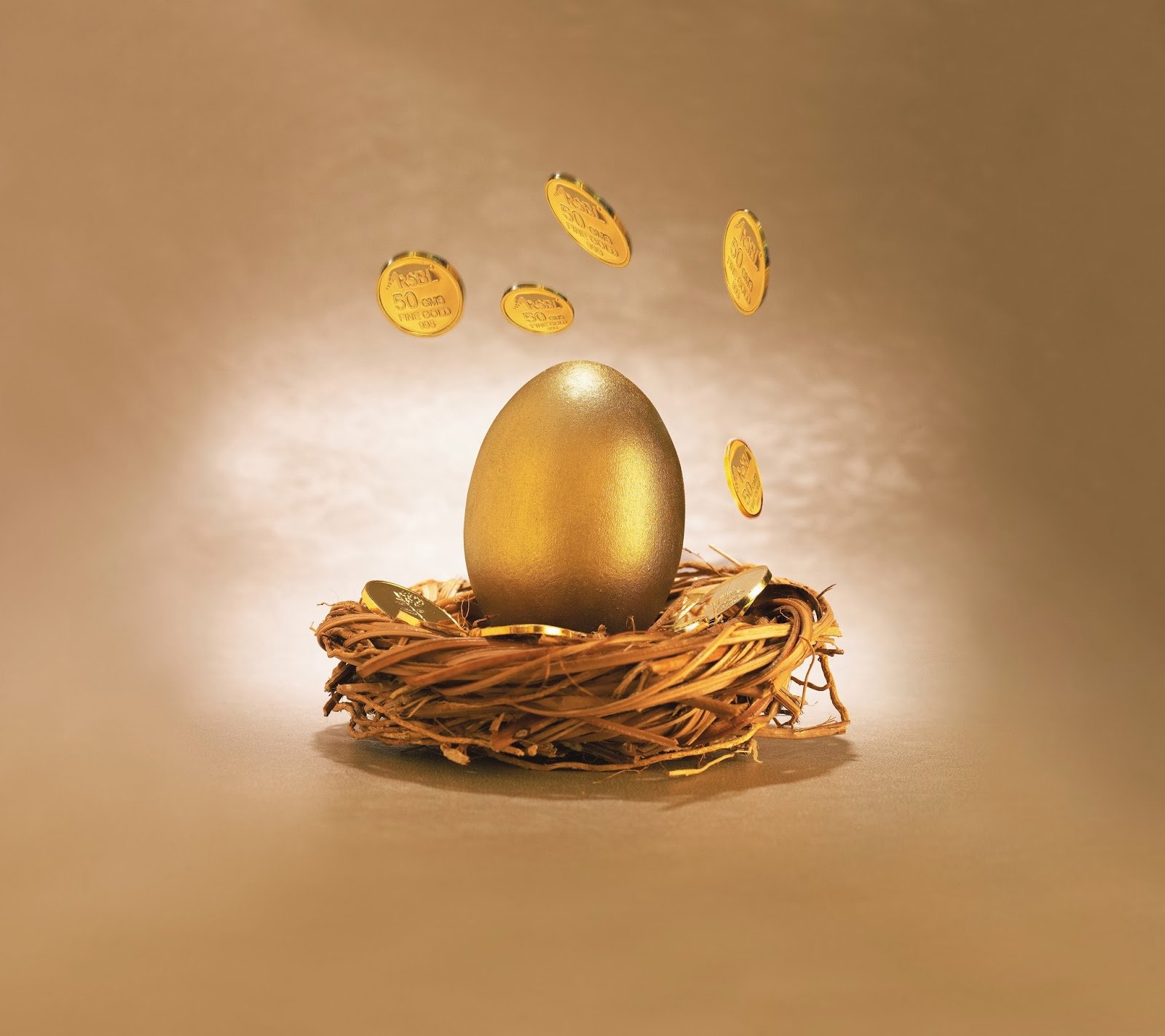Найдите золотое яйцо. Золотое яичко. Золотые пасхальные яйца. Яйцо золото.