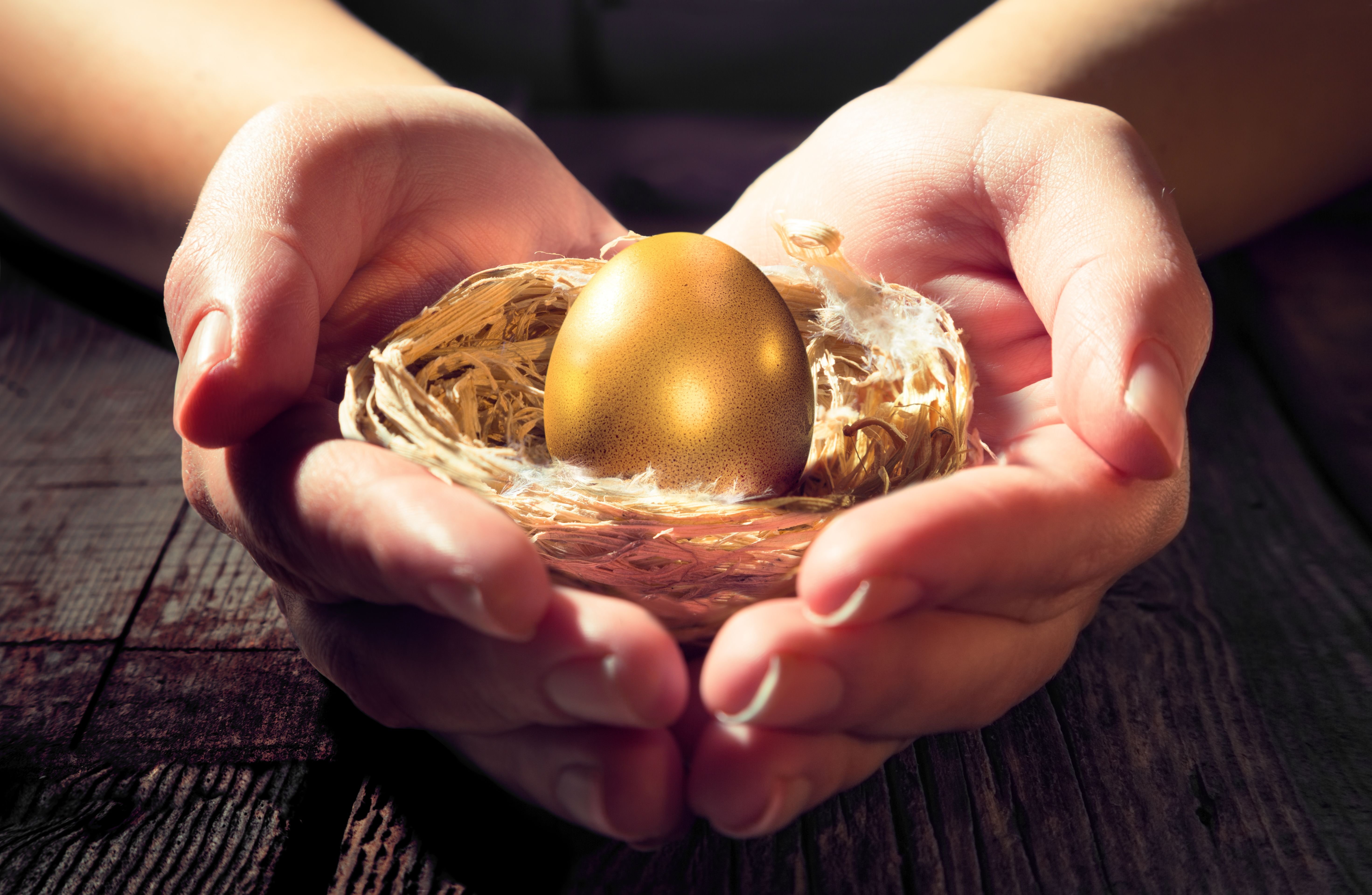 Найдите золотое яйцо. Золотое яичко Курочка Ряба. Яйцо Курочка Ряба. Яйцо Пасха. Золотое яичко.