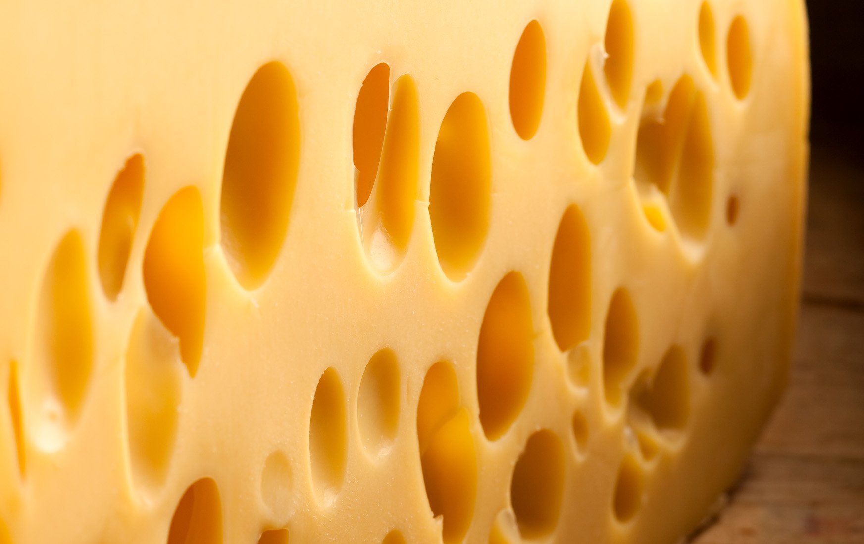 Сыр с дырочками. Дырки в сыре. Сыр с отверстиями. Сыр с дырочками название. Сыр з дырочками
