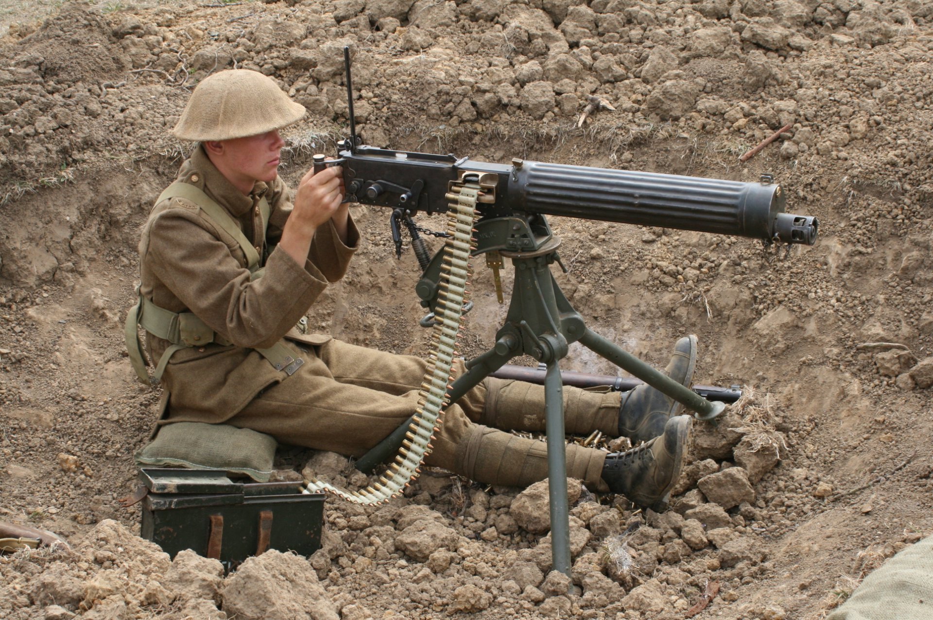 Нужный пулемет. Пулемет m249 РПД. Пулемёт Виккерс первой мировой войны. Reibel пулемёт. Стационарный пулемет.