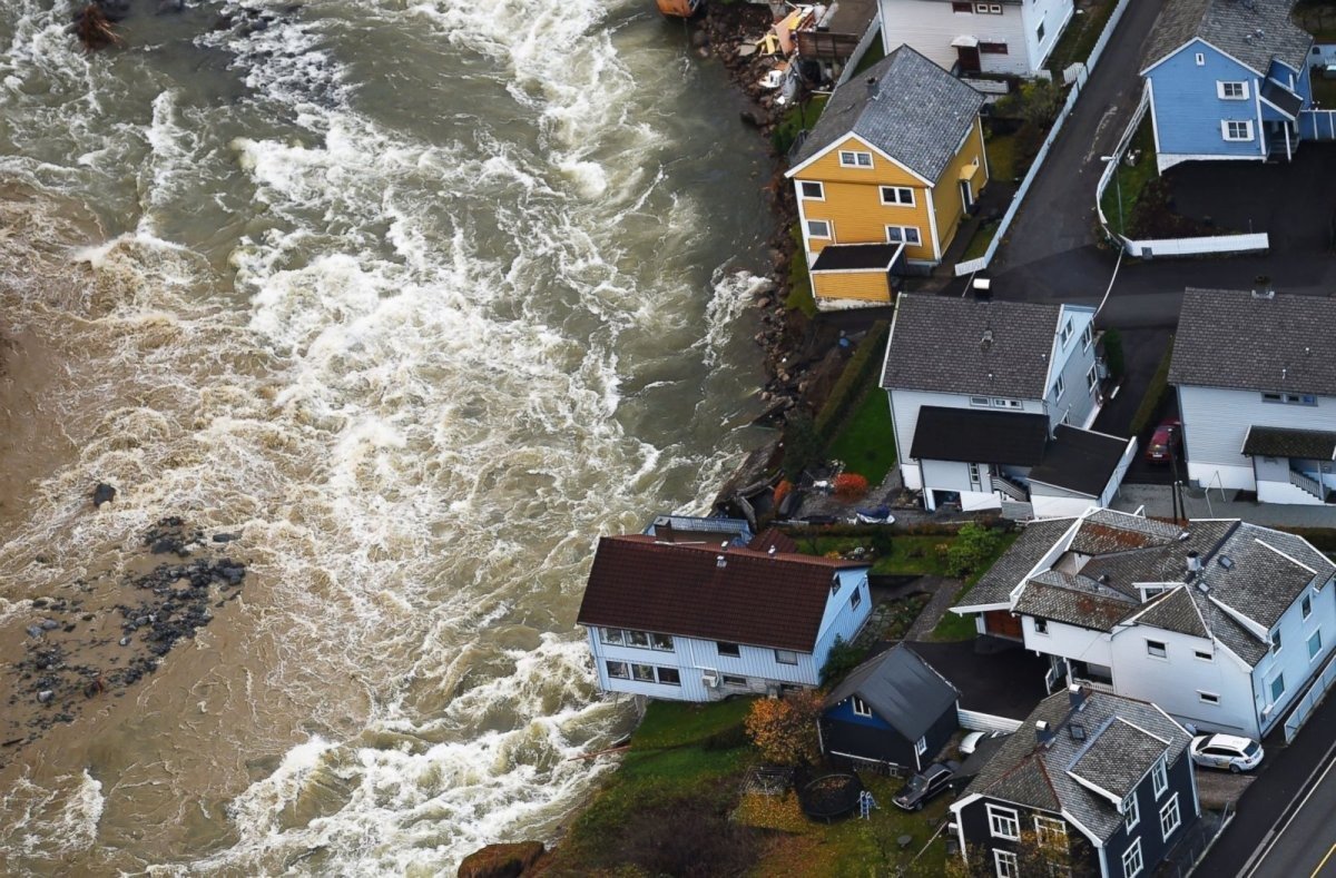 Flood natural disaster. ЦУНАМИ В Норвегии. Наводнение. Navodneniye. Потоп.