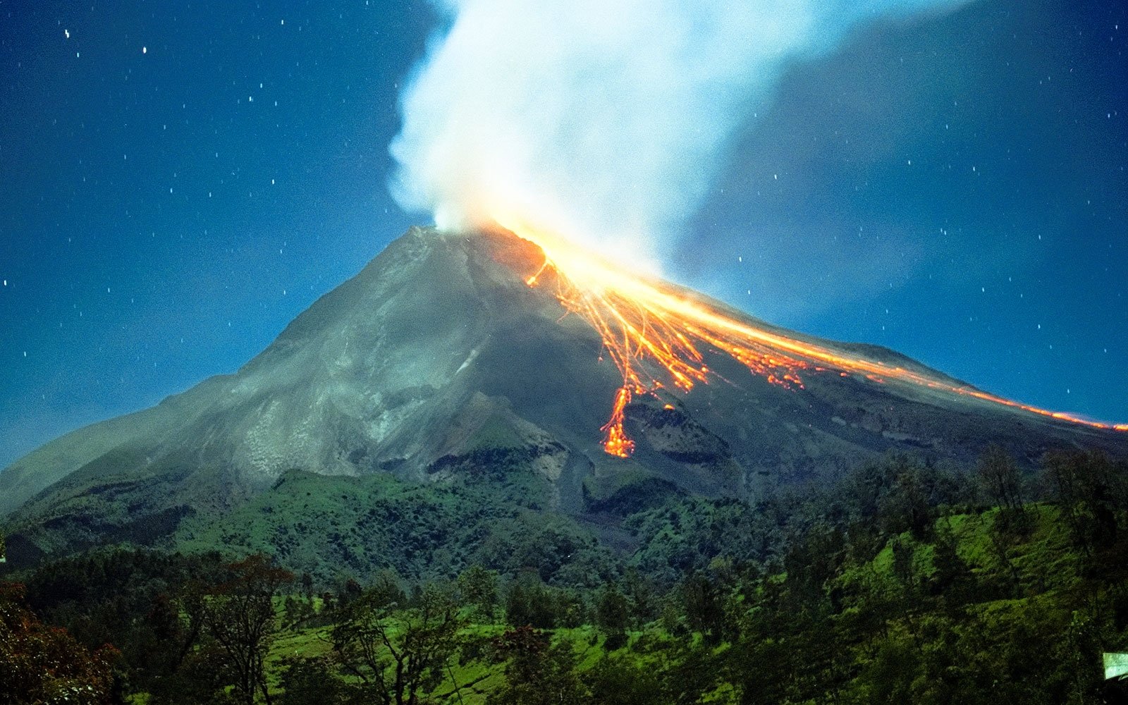 Вулкан Мерапи Индонезия. Вулкан Мерапи на острове Ява. Вулкан Сангай. Извержение вулкана Мерапи на острове Ява. 3 любых вулкана
