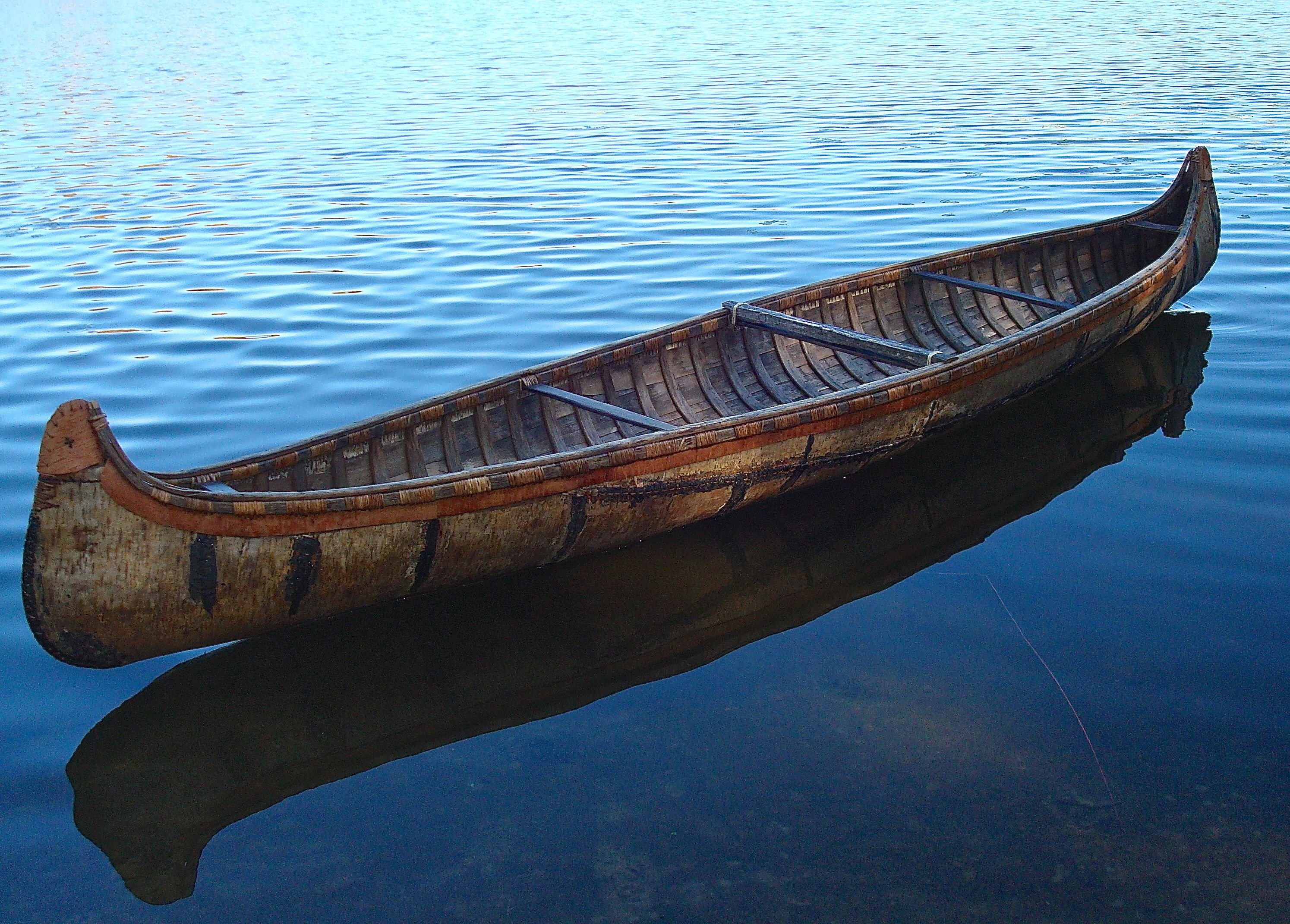 Виды лодок. Северная Америка каноэ. Каноэ индейцев Северной Америки. Каноэ лодка американских индейцев. Индийские лодки каноэ.