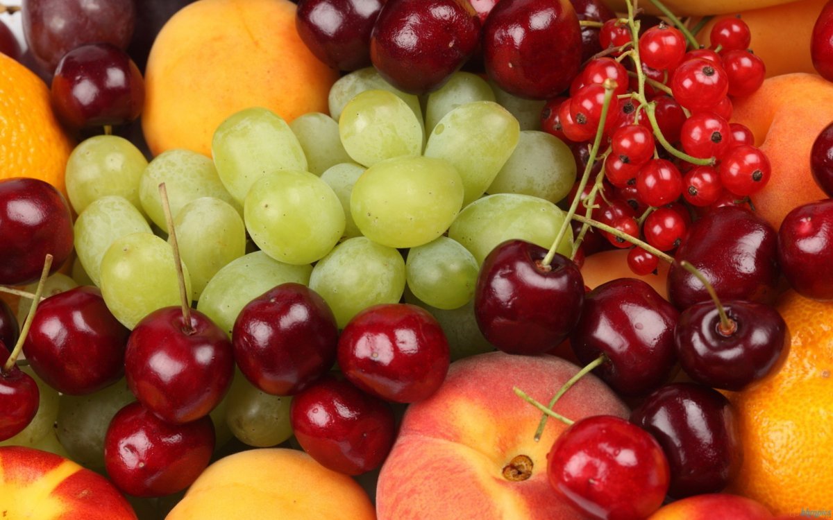 С т фруктовый. Фрукты и ягоды. Красивые фрукты. Картинки на рабочий стол фрукты и ягоды. Сочные фрукты.