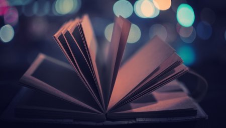 Красивый фон с книгами