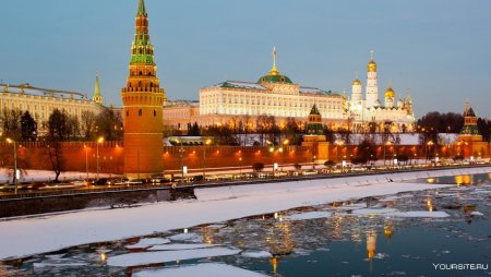 Кремль квадратное фото