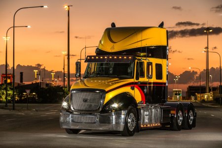 Катерпиллер тягач