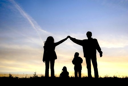 Красивые силуэты семьи