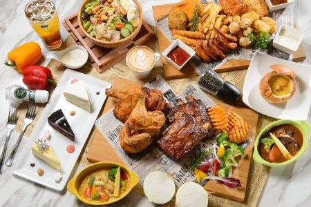 Вкусная еда на столе