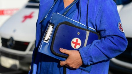 Работники скорой помощи