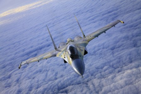 Истребитель Су-35